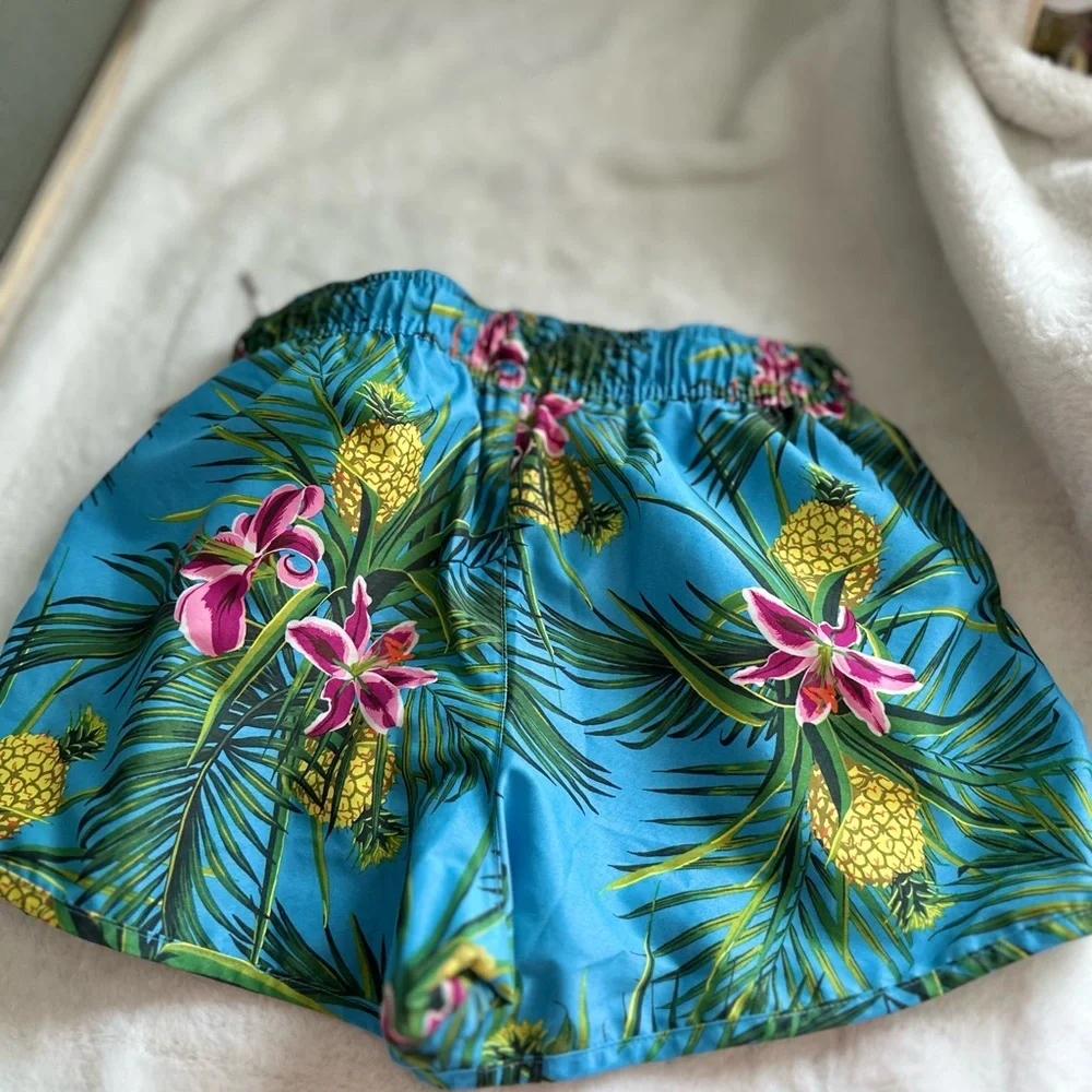 H&M Blue Floral Pineapple Shorts   #athleisure Bloungewear Wieggings Fworkout